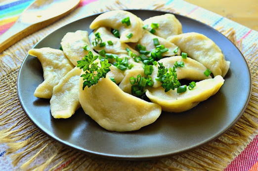 How to cook frozen dumplings with potatoes in a saucepan