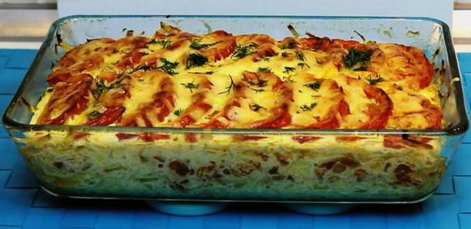 Oven potato, minced meat, tomato and cheese casserole