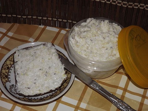 Pâté de saindoux aux oignons et à l'ail