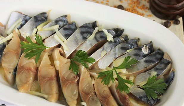 Salted mackerel with mustard