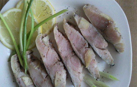 Pickled mackerel with garlic