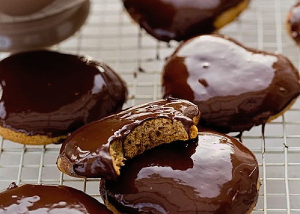 Pain d'épices avec glaçage au chocolat