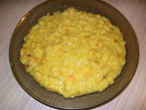 Pea porridge with onions in a slow cooker