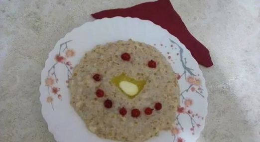 Liquid wheat porridge with milk