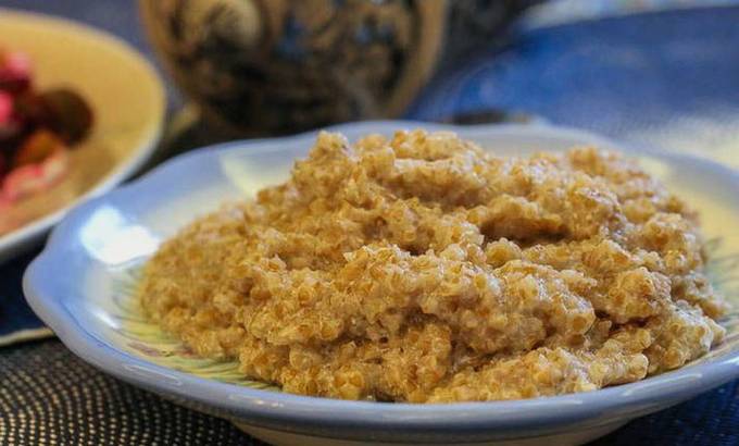 Wheat porridge with milk and water