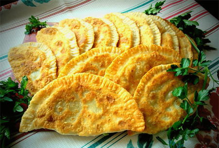 Chebureks بالجبن والبطاطس