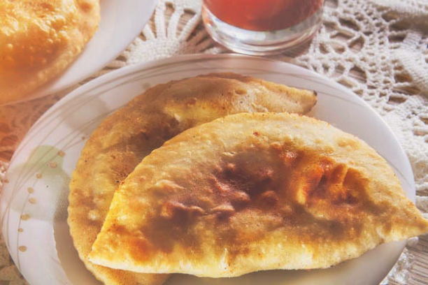 Chebureks sur pâte à choux sans vodka