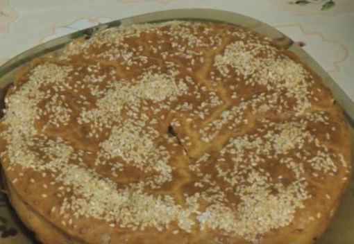 Cabbage pie with mayonnaise batter in the oven