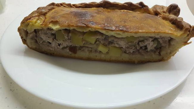 Zur belyashi avec viande et pommes de terre