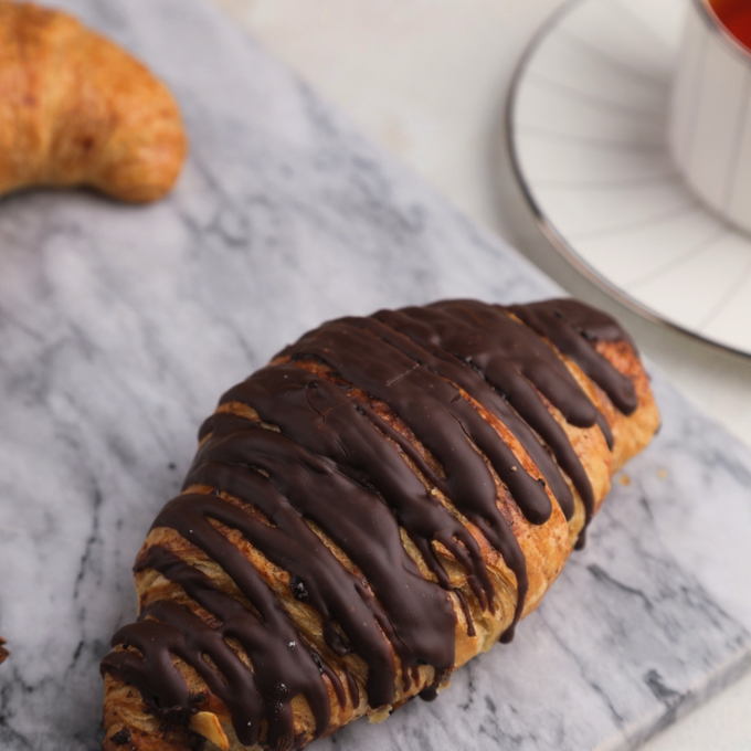 Croissants de pâte feuilletée à la levure prête à l'emploi