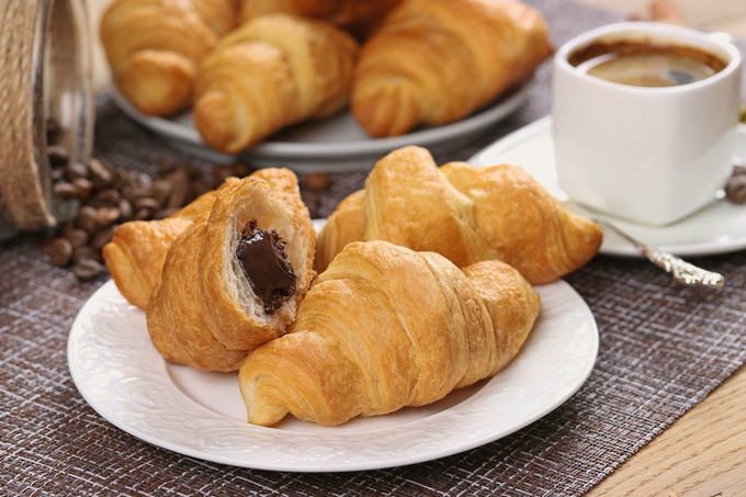 Croissants au chocolat à la pâte levée