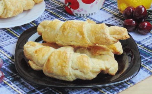 Croissants feuilletés à la crème pâtissière