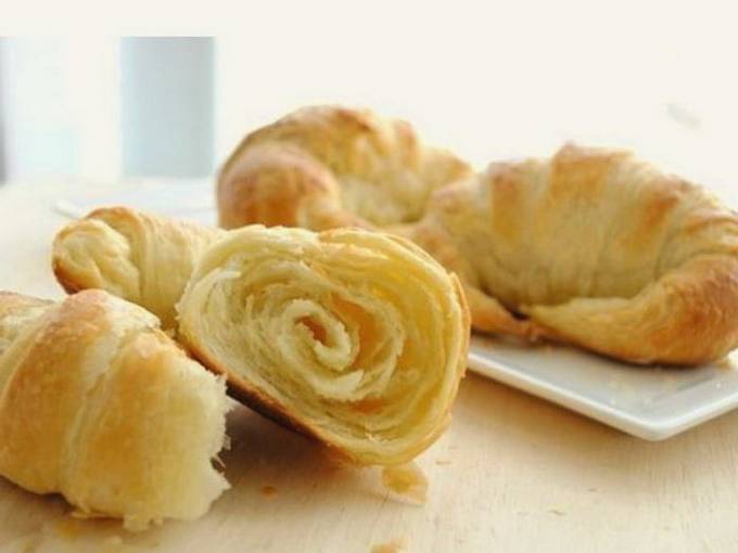 Croissants de pâte feuilletée prête à l'emploi sans levure