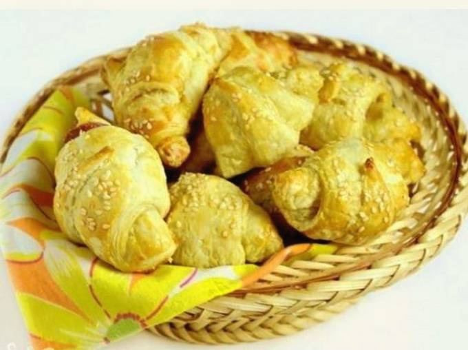 Croissants feuilletés au fromage et jambon