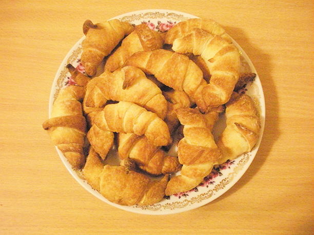 Croissants au fromage de pâte feuilletée à la levure