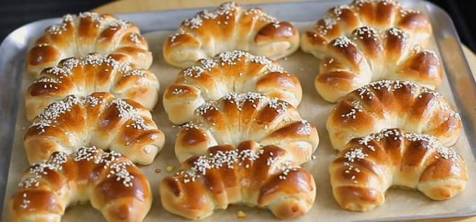 Bagels à la confiture sur margarine au lait