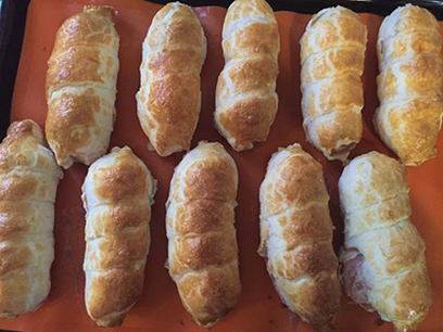 Saucisses en pâte feuilletée sans levure achetée