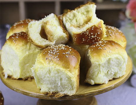 Buns with yeast dough jam