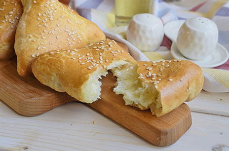 Samsa with puff pastry cheese in the oven