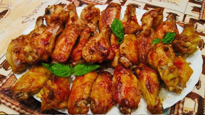 Wings in mustard-soy sauce in the oven