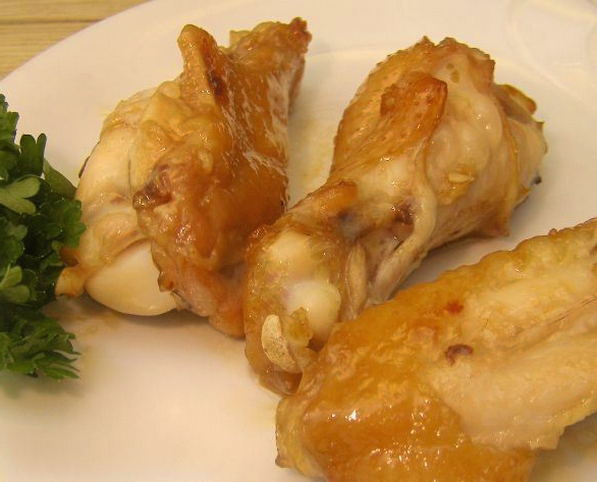 Wings in honey-soy sauce with garlic