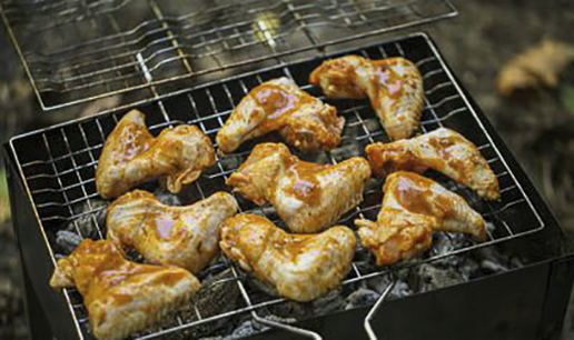 Grilled wings in honey and soy sauce