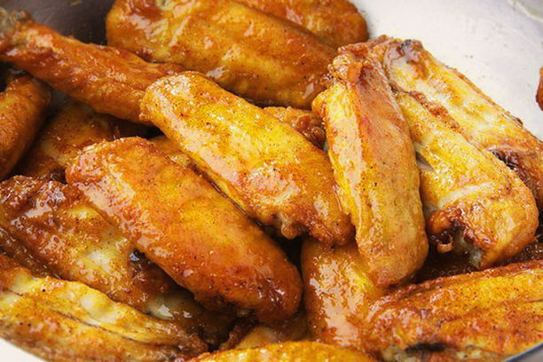 Wings in honey and soy sauce in a slow cooker