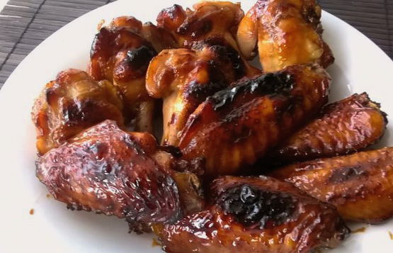 Chicken wings in honey and soy sauce in the oven