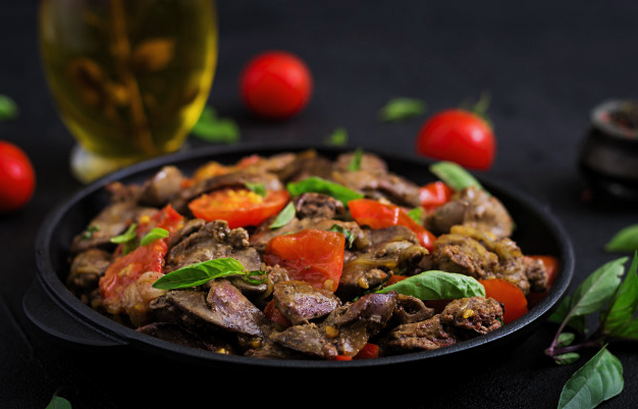 Chicken liver with tomatoes and onions