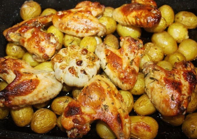 Wings in honey-soy sauce with potatoes