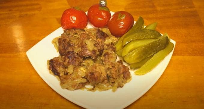 Chicken liver in sour cream in a Redmond slow cooker