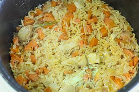 Pilaf with chicken breast in a slow cooker