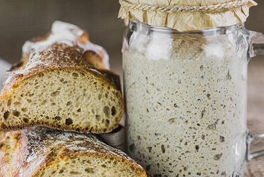 Yeast-free sourdough for bread in a bread maker