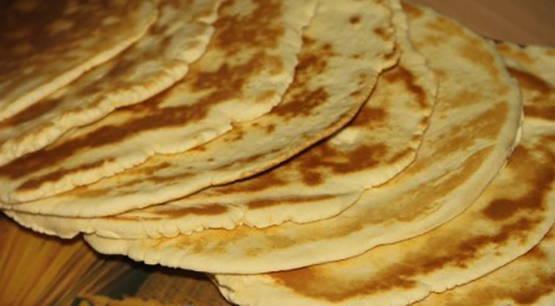 Cakes with condensed milk for a cake in a pan