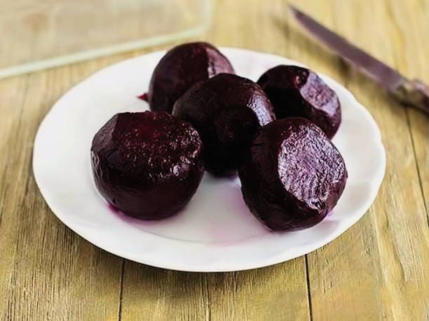 Whole baked beets without foil in the oven