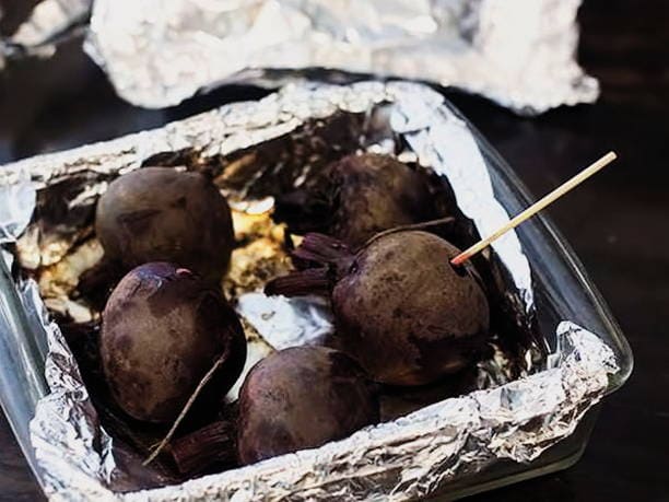 How to bake beets in foil - baking time and temperature in the oven