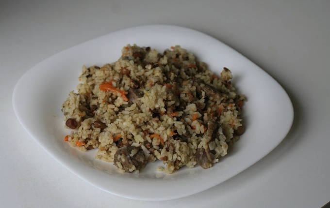 Lamb pilaf with raisins