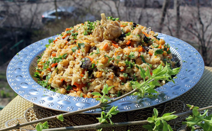 Lean pilaf with chickpeas