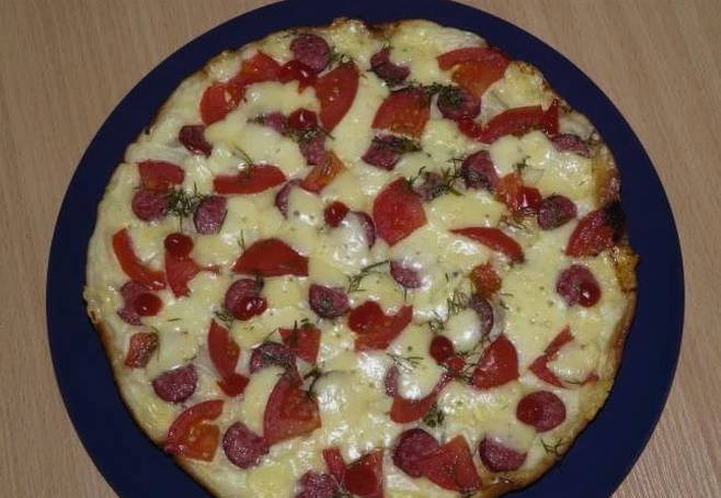 Pizza with sour cream without mayonnaise in a pan in 10 minutes