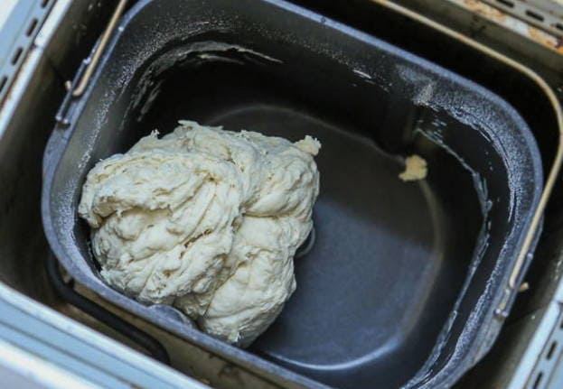 Pâte pour manti dans la machine à pain Mulinex