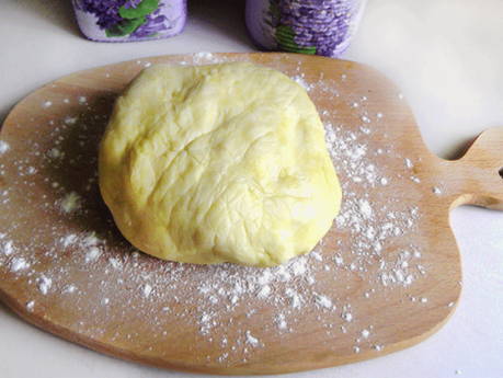 Butter dough with sour cream for pies