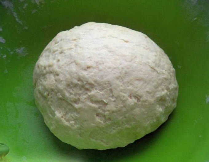 Unleavened dough on sour cream for pies