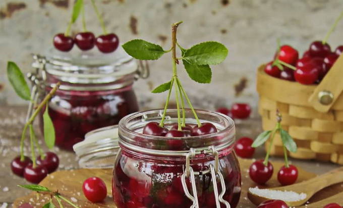 Cherry jelly with whole berries for the winter