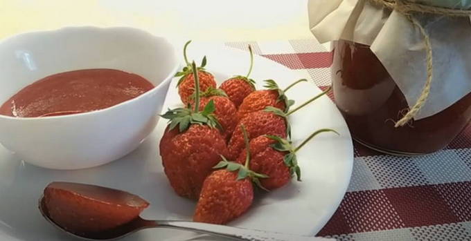 Gelée de fraises à l'agar-agar pour l'hiver