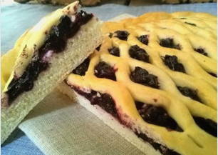 Open yeast dough pie with blueberries