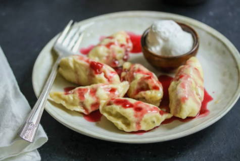 Dumplings aux cerises dénoyautées surgelées