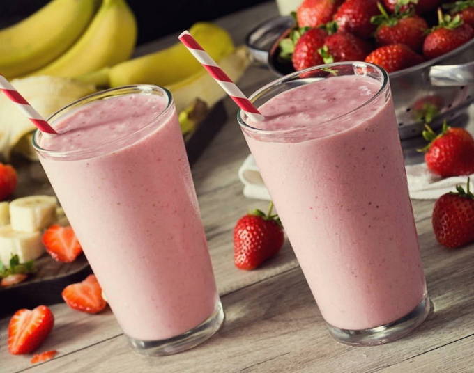 Banana, strawberry and ice cream smoothie