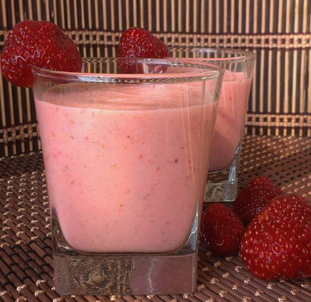 Smoothie fraise, banane et kéfir