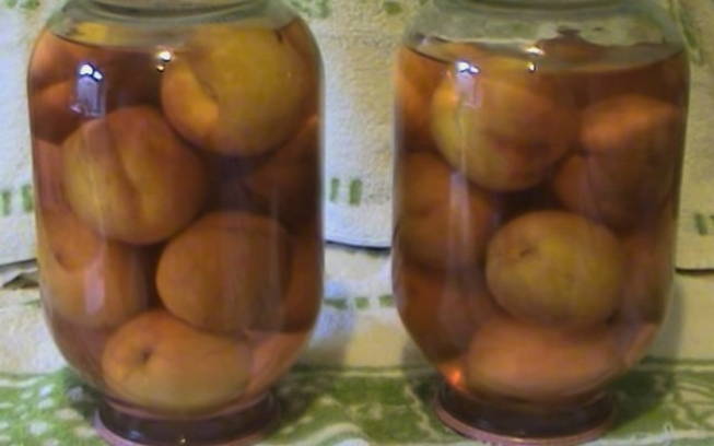 Peach compote without sterilization with seeds in a 3-liter jar for the winter