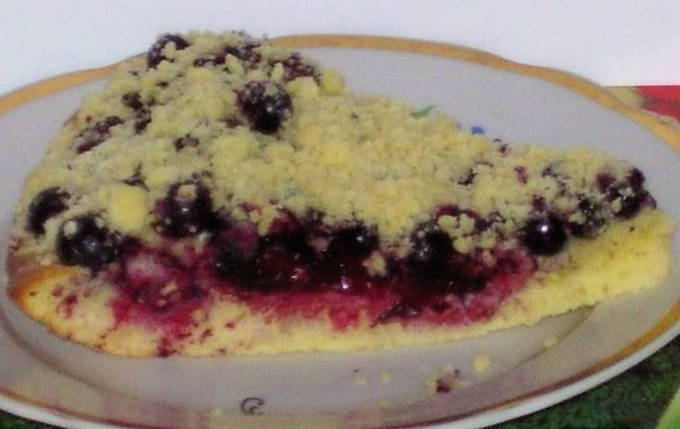 Gâteau sucré au cassis